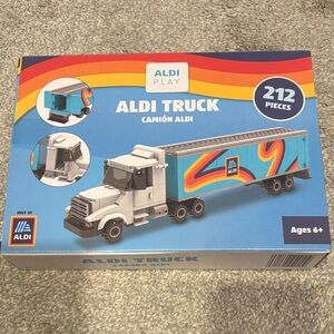 NWT Aldi Truck Building Set